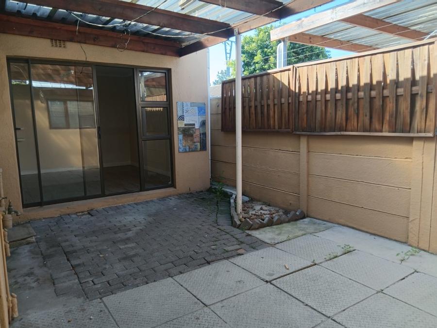 To Let 2 Bedroom Property for Rent in Diep River Western Cape